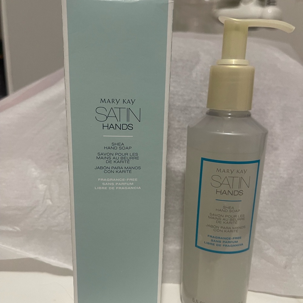 Mary Kay Satin Hands Shea Hand Soap - Elegant White and Blue